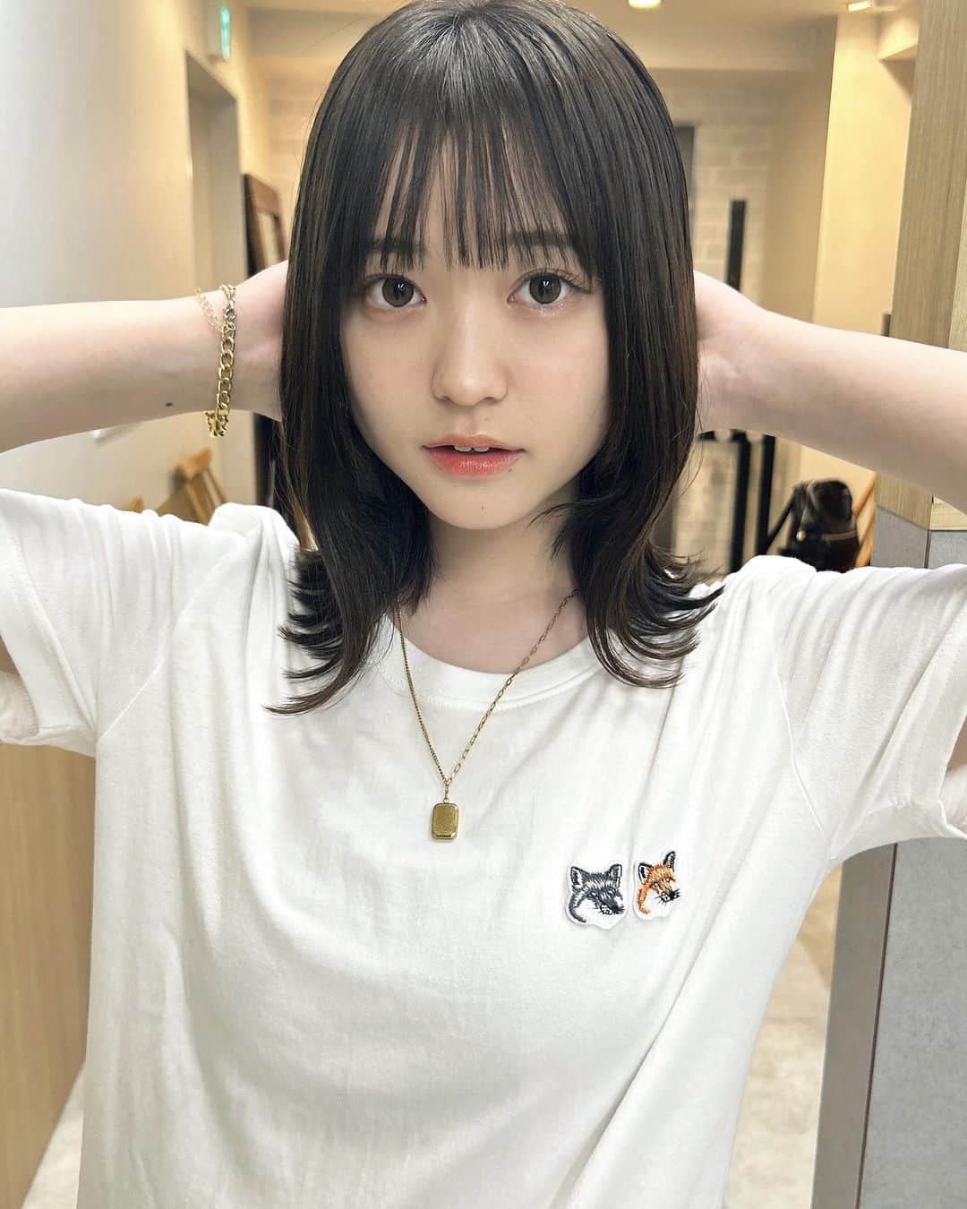 のインスタグラム：「髪の毛ちょと落ち着きました🌼*･ この写真ほど暗くは無いんだけど…ちょいくらです( ¯ᵕ¯ )」