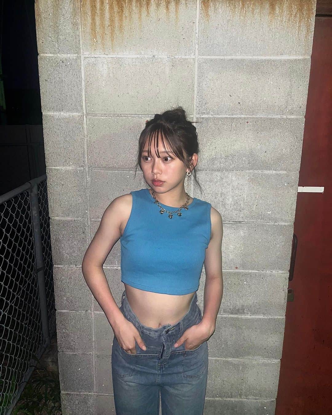 のインスタグラム：「💙👖」