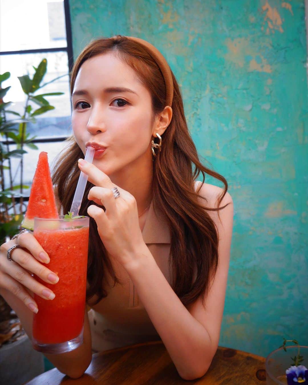 fukishaljさんのインスタグラム写真 - (fukishaljInstagram)「🇰🇷🍉🫰🏻  1枚目は9年前位に買ったカメラで 久しぶりに撮ってみた👀✨」7月18日 18時09分 - fukicammy_official