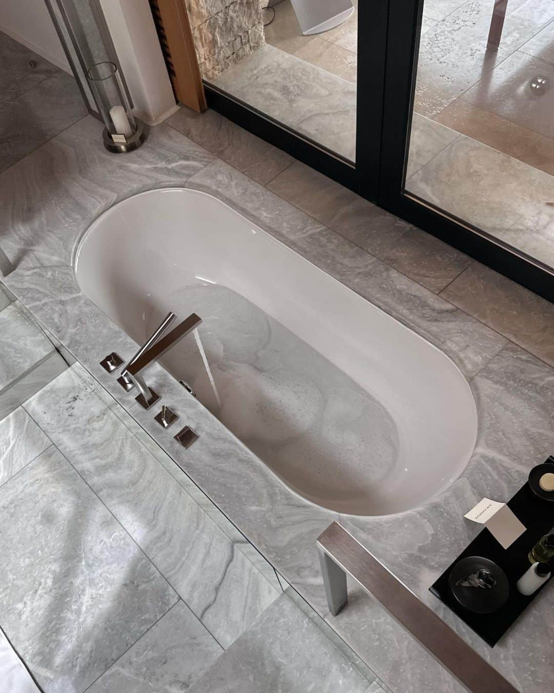JANICE JOOSTEMAのインスタグラム：「🛁」