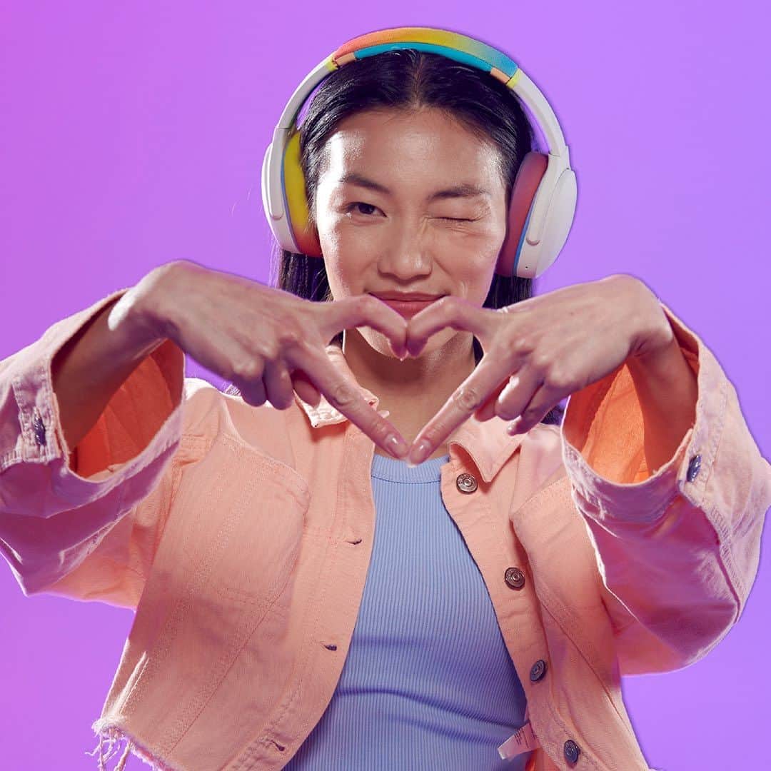 Skullcandy Japanのインスタグラム：「All Love Crusher Evo🌈❤️ 夏に映える 体感型ヘッドホンクラッシャー🎧 サブウーファー内蔵🔊」