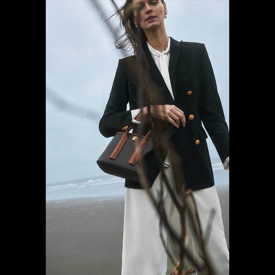 ロペのインスタグラム：「-THE NEW JOURNEY-  ⁡ 2023 Autumn/Winterの ROPÉが掲げるテーマは「シネマティック・ブルジョワジー」。 ⁡ まるでフランス映画のワンシーンのようにドラマティックで、現代を生きる女性にふさわしいシックで力強いピースたち。  ⁡ 誕生から55年を迎え、進化し続ける ROPÉの最上級なスタンダードをお届けします。  ⁡ J'aDoRe JUN ONLINEでご購入いただけます。 ⁡ ⁡ ⁡ @rope_jp @jadorejunonline  #2023autumn #CinematicBourgeoisie #ロペ #ROPÉ #ropejp」
