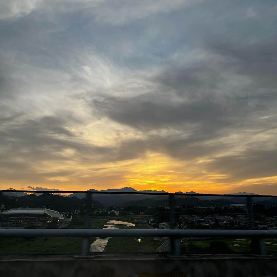 萩原舞のインスタグラム：「ふと、空をみて わぁ〜！綺麗ってなって ついパシャリ(^｡^)📷」