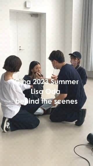 Ginaのインスタグラム：「＼カッコイイね！が誉め言葉／ Gina 2023 夏号　発売中！！📖  メイクでカッコ良さと抜け感ってどうやったら表現できる？！ Gina流のメイクテクをギュッと詰め込んだので是非参考にしながらこれからの夏メイクを楽しんで✨  夏号のオフショットや撮影の様子をSNSでちょっぴり公開しちゃいます😃 少しでも気になったら、フォローして次の投稿を待っててね♡  #Gina #GinaMagazine #GinaSummer #最新号＃ハンサム女子 #メイク術 #メイク方法 #抜け感 #夏メイク #オフショット  ＿＿＿ @gina_mag ではハンサム派のaround30女性に向けた最新トレンドを更新中！」
