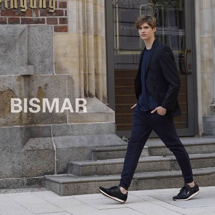 Mobus Footwearのインスタグラム：「BISMAR モーブス創業の都市、クライルスハイムの刻印がされたビンテージライクなスニーカー。  👟 ▶️Price:9,900 ▶️Size:40-44 ▶️Material：レザー ーーーーーーーーーーー 🔍 BISMARの購入はアカウントトップの（@mobusofficial）から！   @mobusshop  @mobuskyoto  @mobusnagoya  @mobusshimokitazawa #mobus #モーブス #mobussneaker #モーブススニーカー #ドイツ #mobusofficial #mobusoriginal #BISMAR #おしゃれさんと繋がりたい #シンプルコーデ #タウン #デートコーデ #ビジカジ #Traditional #トラディショナル #walk #kickstagram #春コーデ #コーディネート #カジュアルコーデ #スニーカーコーデ  #足元コーデ #カジュアルファッション #キックス #スニーカー大好き #シューズ #ドイツ #ブンデスリーガ」