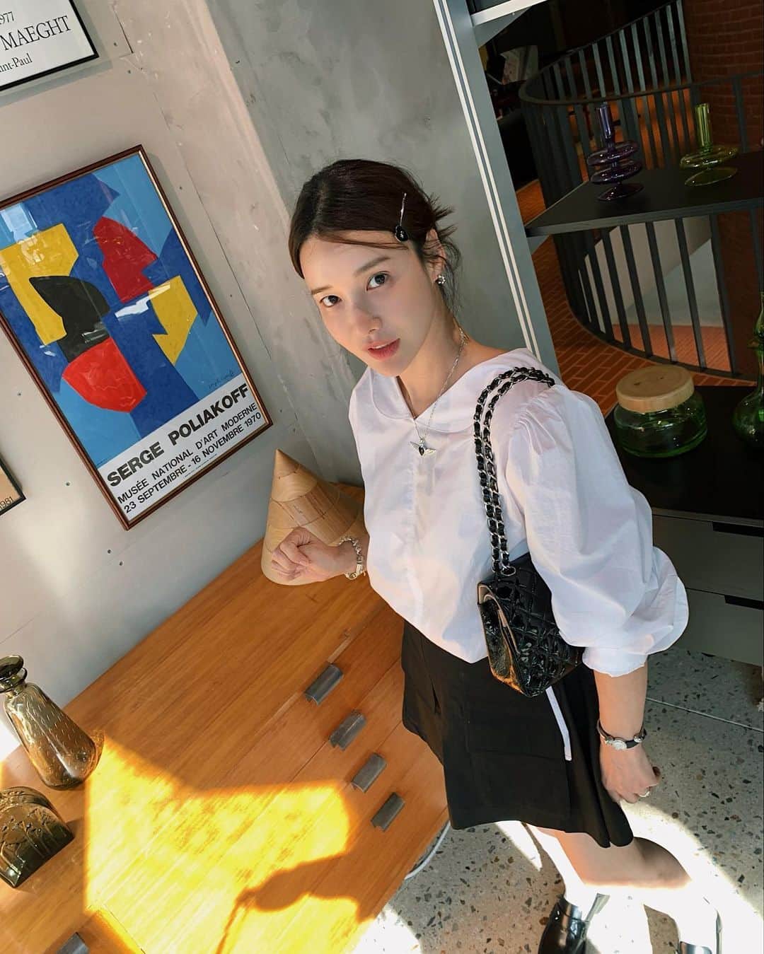 nanaのインスタグラム：「오늘 참 알찼다👅 블라우스는 나흐나흐 스커트는 예전에 팔던것!!」