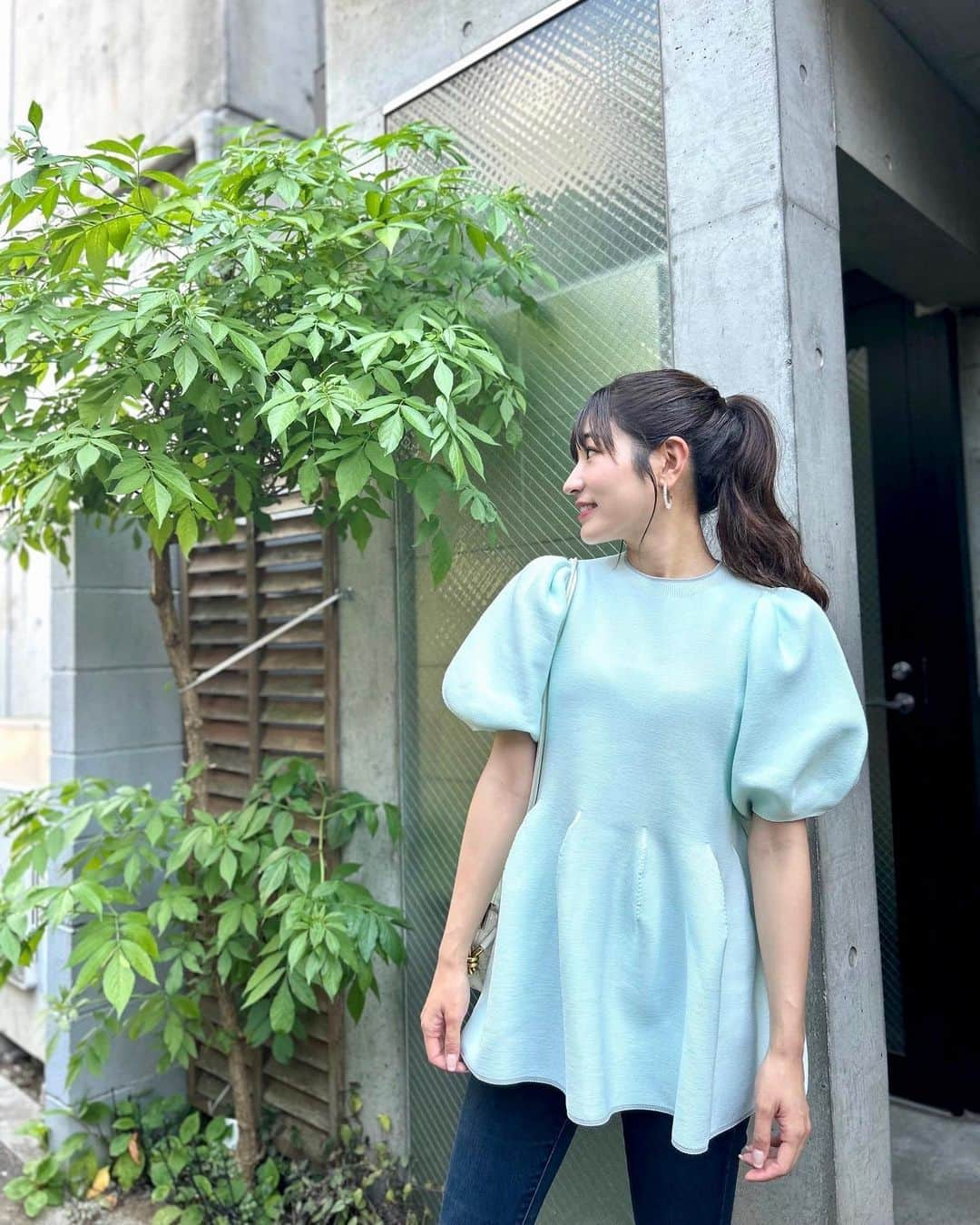 北川彩のインスタグラム：「. ぽわんってしたシルエットが可愛い♡ 私服では持ってなかったミントカラー！  @joint_space @lieulien_lul  #lieulien #lieulien_lul」