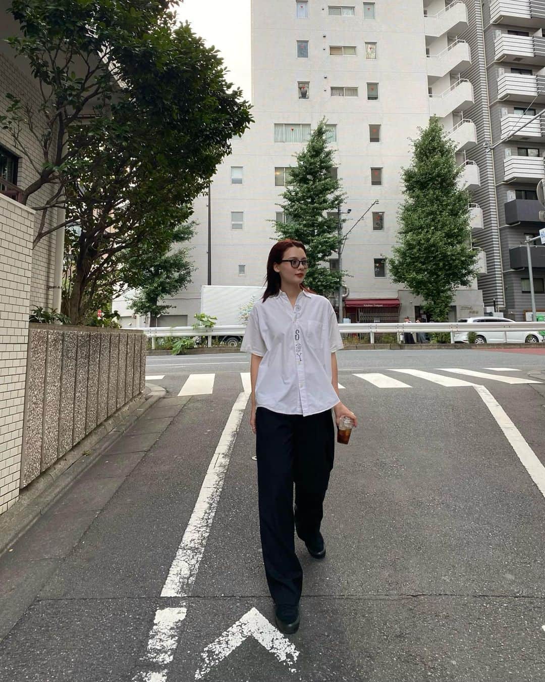川島レイチェルのインスタグラム：「Shirt I got yesterday👔  HETHER @gadidanoniem  1番履いているであろうパンツ、 7/21 21:00 - 新色を加えてCOMEBACKです👖」