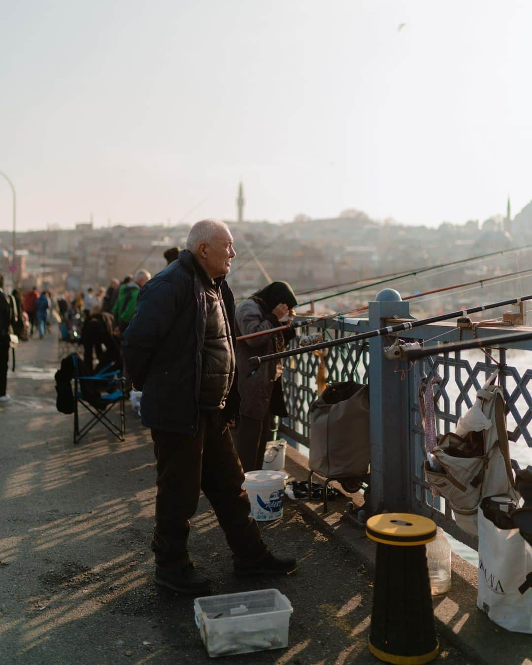 Putri Anindyaさんのインスタグラム写真 - (Putri AnindyaInstagram)「Lights and shadows // Istanbul, 2023.   This city never cease to amaze me. Every corner has its own charm especially for the ones who love photography. I found myself keep coming back here for the sole reason, collecting memories.   Gladly I wasn’t alone that time, @capra311 was with me. I remember I was traumatized because of the fail attempt to meet with JP in Istanbul back in 2021. I was so devastated to be canceled by a virus in a D-1 flight departure. It was heartbreaking but thankfully this time we finally spent time in Istanbul together 👫🏻」7月18日 19時26分 - puanindya