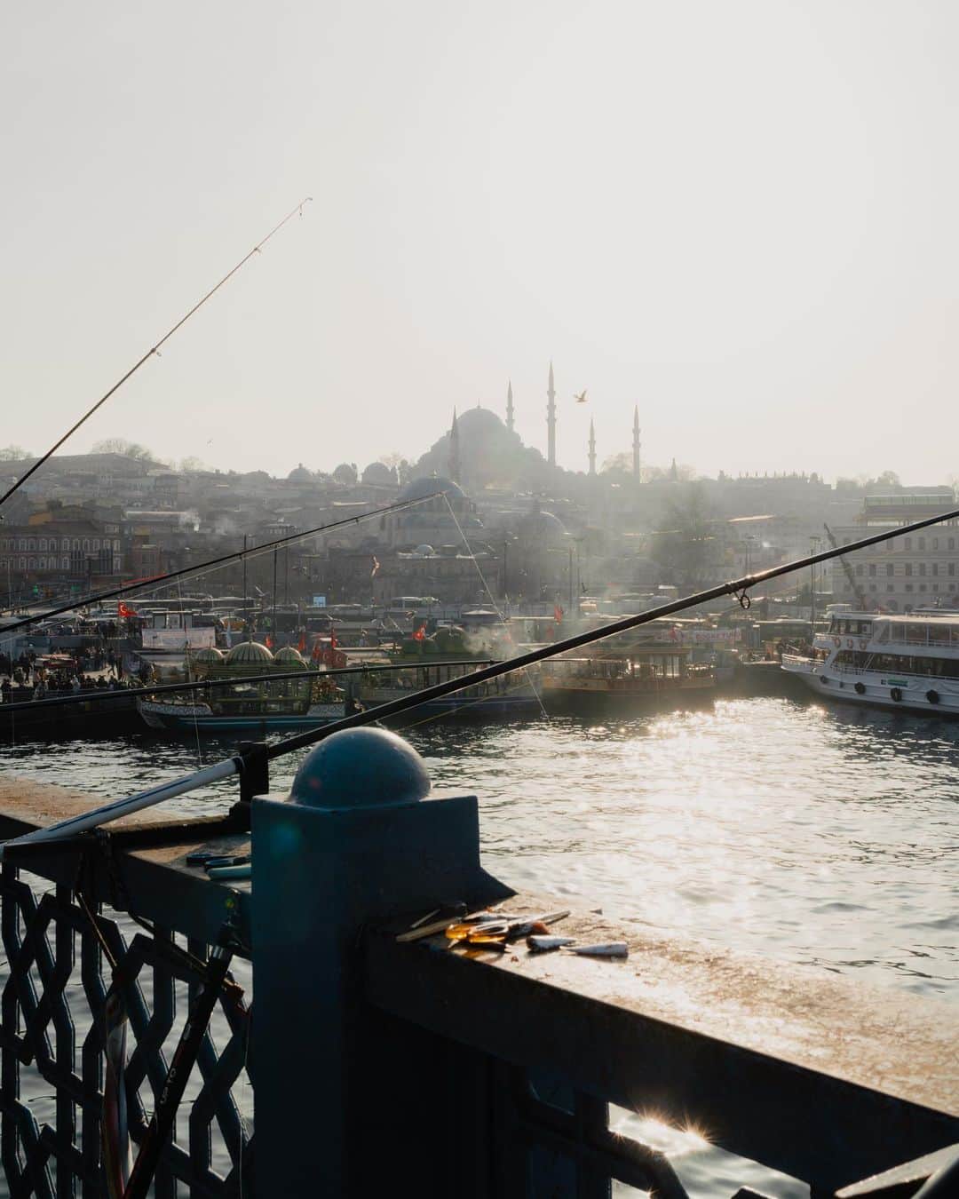 Putri Anindyaさんのインスタグラム写真 - (Putri AnindyaInstagram)「Lights and shadows // Istanbul, 2023.   This city never cease to amaze me. Every corner has its own charm especially for the ones who love photography. I found myself keep coming back here for the sole reason, collecting memories.   Gladly I wasn’t alone that time, @capra311 was with me. I remember I was traumatized because of the fail attempt to meet with JP in Istanbul back in 2021. I was so devastated to be canceled by a virus in a D-1 flight departure. It was heartbreaking but thankfully this time we finally spent time in Istanbul together 👫🏻」7月18日 19時26分 - puanindya