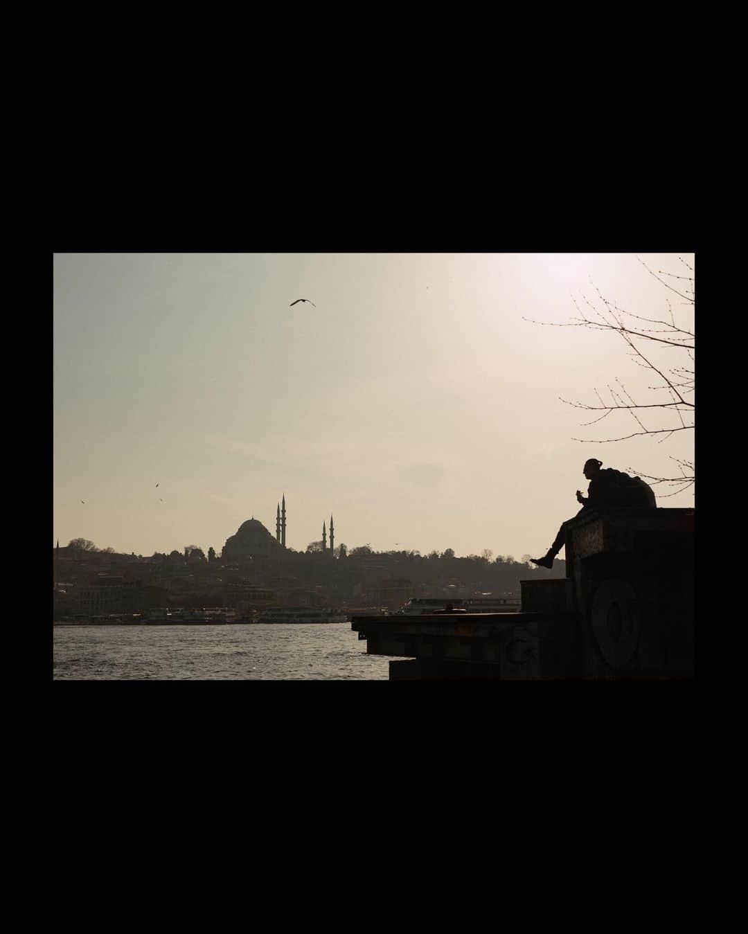 Putri Anindyaさんのインスタグラム写真 - (Putri AnindyaInstagram)「Lights and shadows // Istanbul, 2023.   This city never cease to amaze me. Every corner has its own charm especially for the ones who love photography. I found myself keep coming back here for the sole reason, collecting memories.   Gladly I wasn’t alone that time, @capra311 was with me. I remember I was traumatized because of the fail attempt to meet with JP in Istanbul back in 2021. I was so devastated to be canceled by a virus in a D-1 flight departure. It was heartbreaking but thankfully this time we finally spent time in Istanbul together 👫🏻」7月18日 19時26分 - puanindya