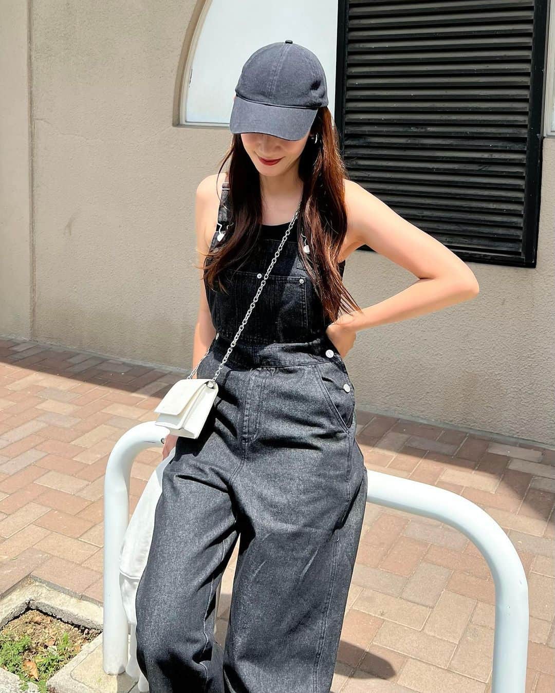 Nagiのインスタグラム：「暑すぎる、、、  週末のフェス 一日過ごせるのか心配🫠  #code#fashion#コーデ#ファッション#カジュアル#カジュアルコーデ#夏コーデ」