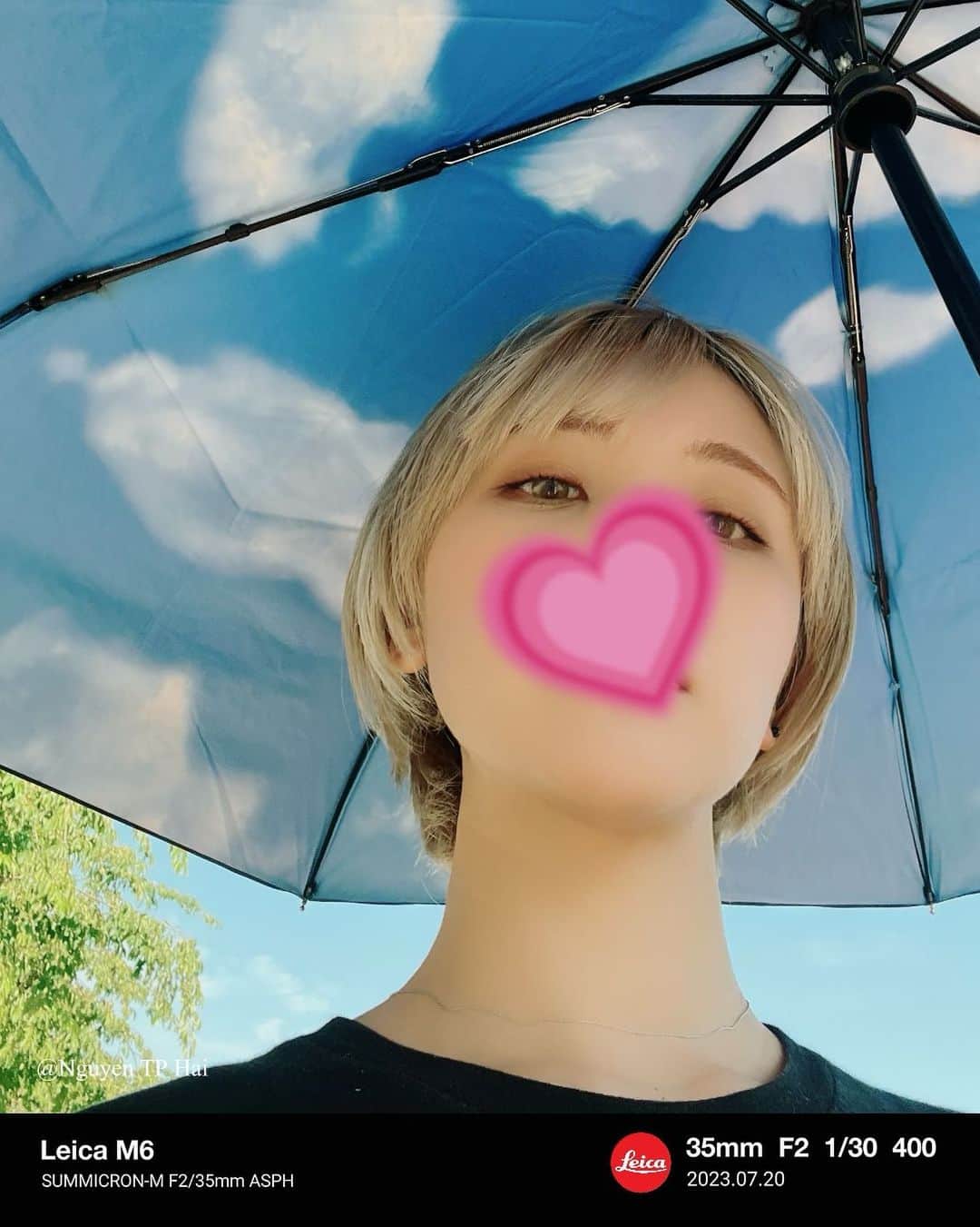 西沢幸奏のインスタグラム：「愛してる、ずーっと青空な傘☂️🌈 かわいくないですか！  #exina #shienanishizawa #umbrella #singer #西沢幸奏 #傘」
