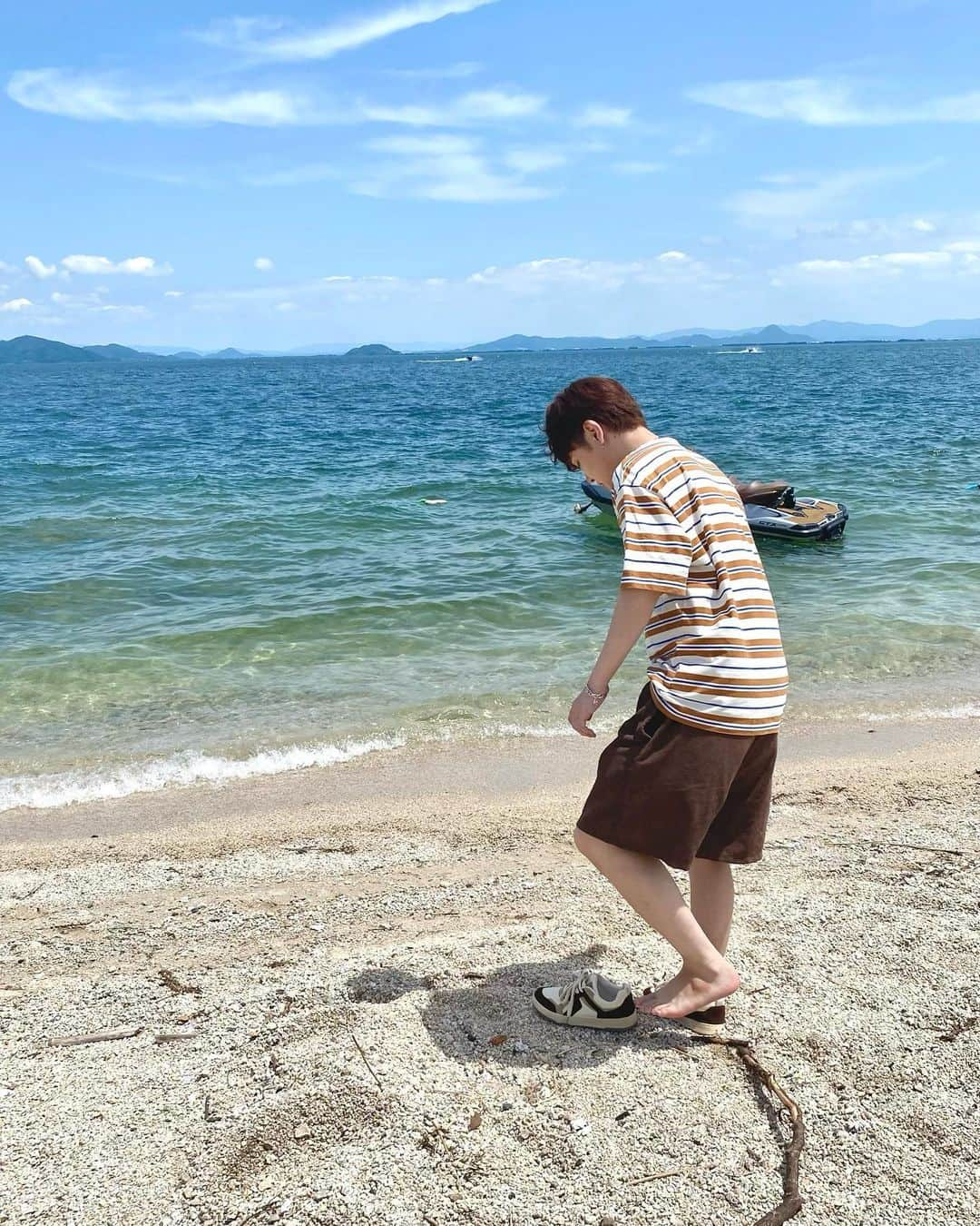 池添俊亮さんのインスタグラム写真 - (池添俊亮Instagram)「小学校の修学旅行ぶりに琵琶湖へ。ワンちゃんが沢山いて癒されました🐕 目の前のR cafeで食べたガーリックシュリンプが美味しかったです🦐」7月18日 19時47分 - zoe_boy_0427