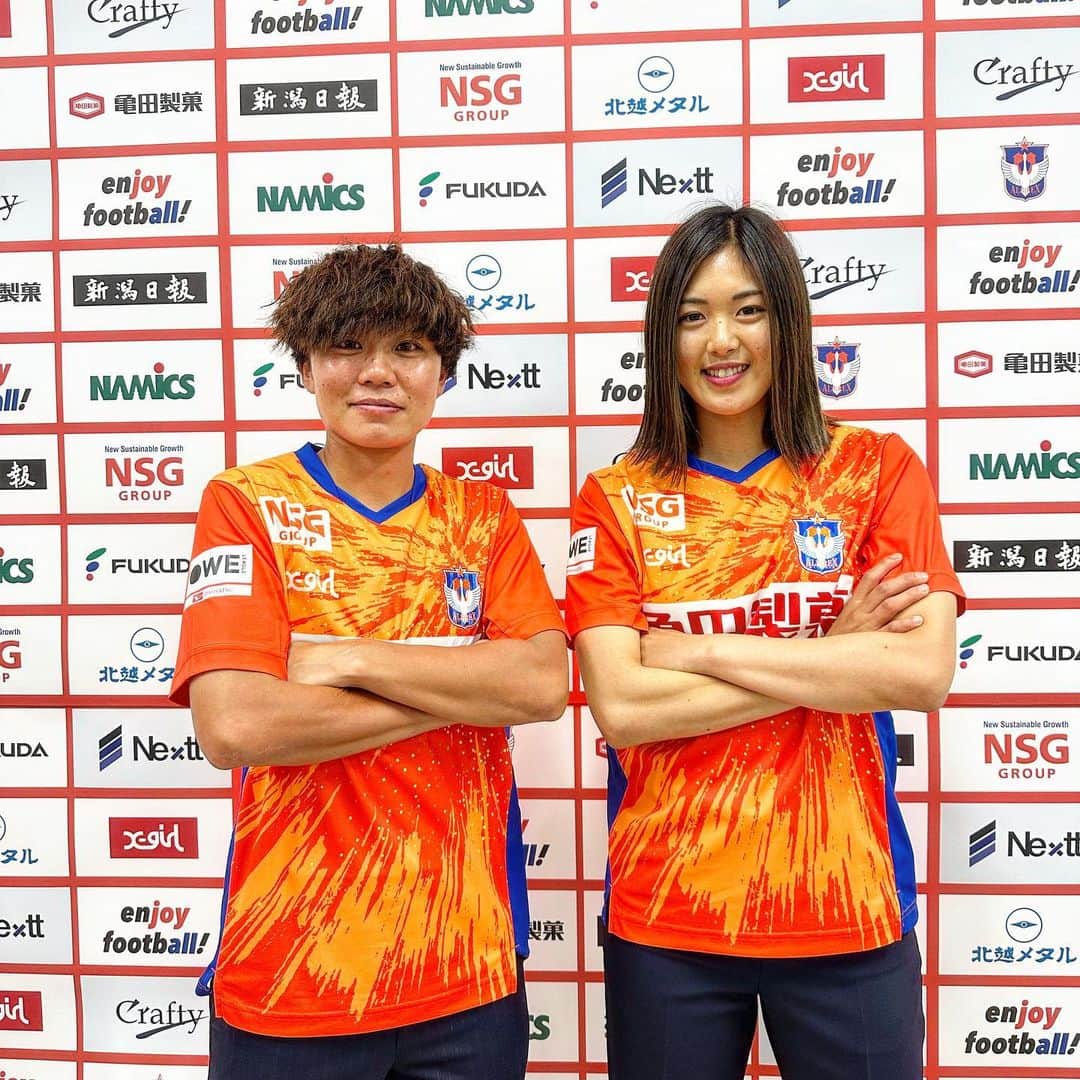 杉田亜未のインスタグラム：「.  新体制会見しました 中学生以来のオレンジ！  11日から始動して1週間⚽️ これからまた頑張ります🤝  #アルビレックス新潟レディース  #13」