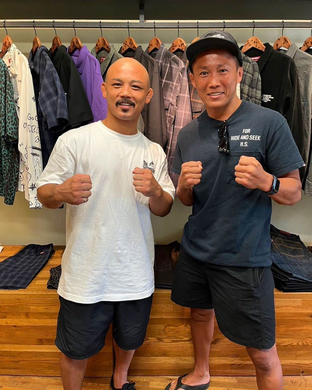 倉本一真のインスタグラム：「Also from Shiga Prefecture. He is a senior member of the Yamanashi Gakuin University wrestling team and a senior member of the mixed martial arts.  We have many mutual acquaintances and we always talked about Atsushi-san, so I was happy to see him after a long time! Please give me some technical guidance next time. 👊🏼 @a24personal   同じく滋賀県出身で 山梨学院大学レスリング部の大先輩 総合格闘技の大先輩でもある  共通の知り合いも多くよくアツシさんの話をしていたので久しぶりにお会いできて嬉しかったです！ 今度、技術指導よろしくお願いします👊🏼  #killerbee」