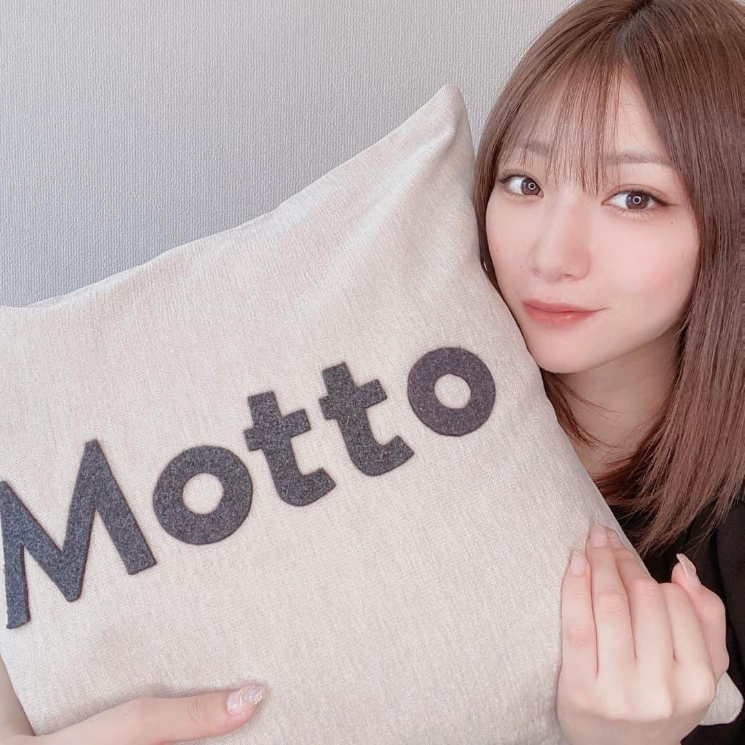 内藤沙季のインスタグラム：「Mottoに行って 全身脱毛してきました⭐️ 脱毛って時間かかるイメージだけど Mottoの脱毛はすぐ終わるし 痛さも少ない！ 夏だしお肌はツルツルでいたい🥺💓 脱毛考えてる方はぜひ😳 男性も通えます😎 . . . .  #motto #船橋　#新潟　 #フェイシャルエステ　　#フォトフェイシャル　#脱毛　#光豊胸　#毒素排出　#痩身　#ホワイトニング　#美容　#エステ」