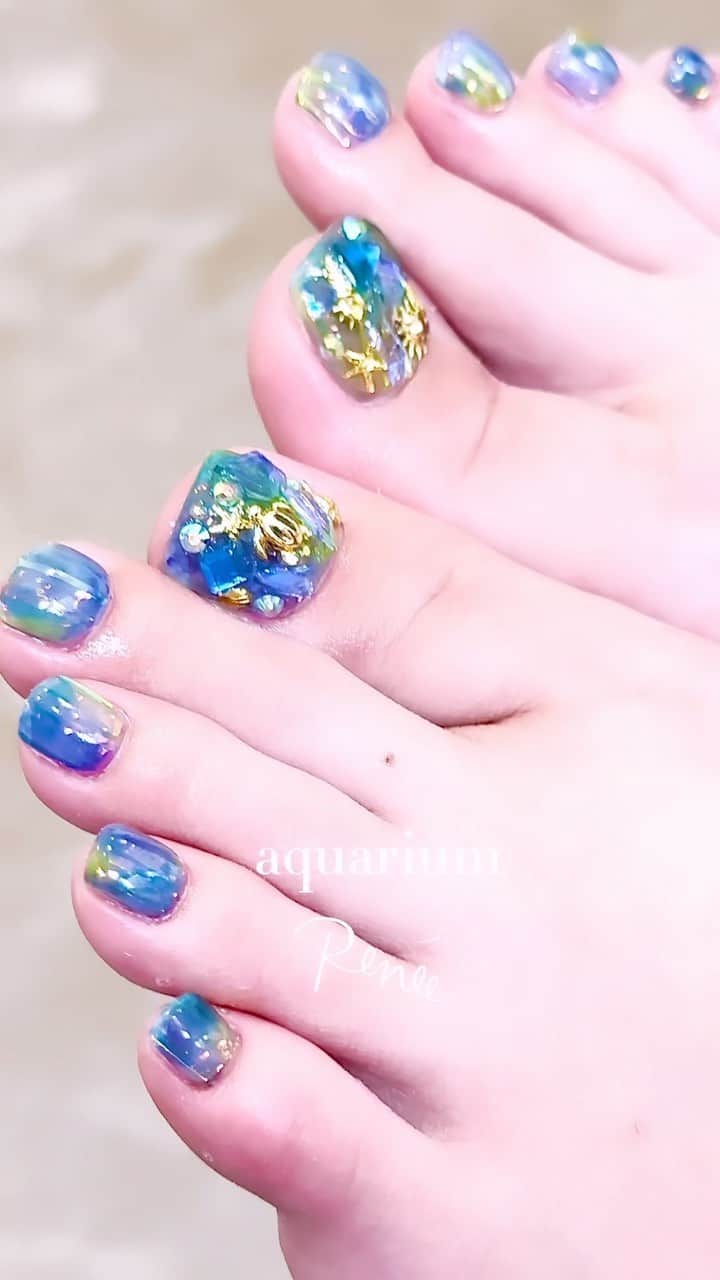 埜藤理恵のインスタグラム：「クリアストーンに夏っぽいスタッズmix♡ このデザイン人気すぎ🐬」