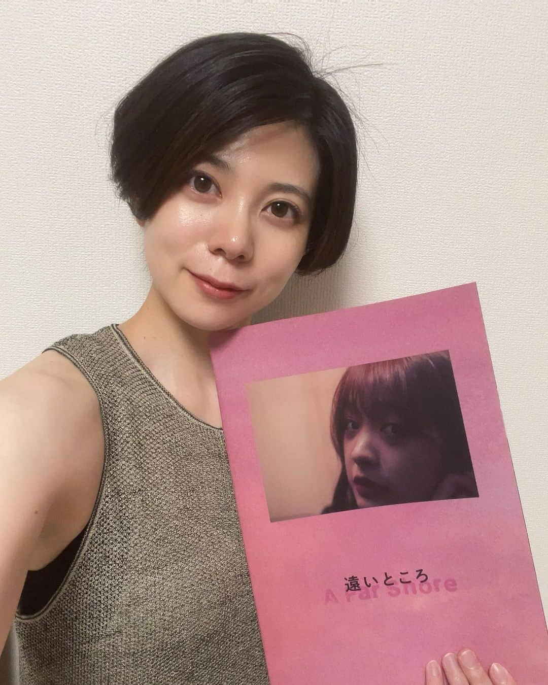 桜木梨奈さんのインスタグラム写真 - (桜木梨奈Instagram)「映画【#遠いところ】 クラファン特典のパンフレット届きましたー✨ ありがとうございます！  ぜひ映画館でご観賞くださいませ！ 絶対観て！  #工藤将亮 監督 主演 #花瀬琴音 さん」7月18日 19時55分 - rina_sakuragi