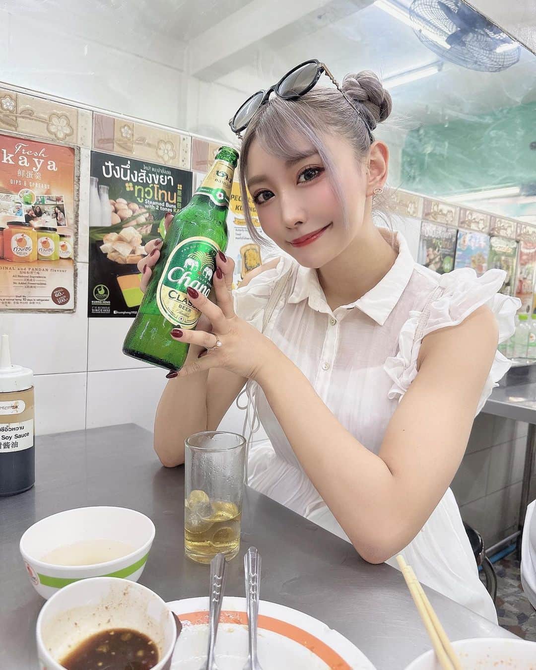 KAZUKIのインスタグラム：「タイのビールが美味しかった🥺💓 気候も過ごしやすくて最高だったなぁ🇹🇭 タイ料理大好き過ぎてずーっと食べてた🤯  Kazuki #タイ #タイ料理 #タイ旅行」