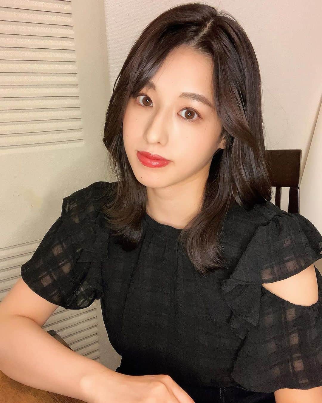 小山玲奈のインスタグラム：「最新の私。  我去了美容院💇‍♀️  #美容院行ってきた  #韓国ヘアー」