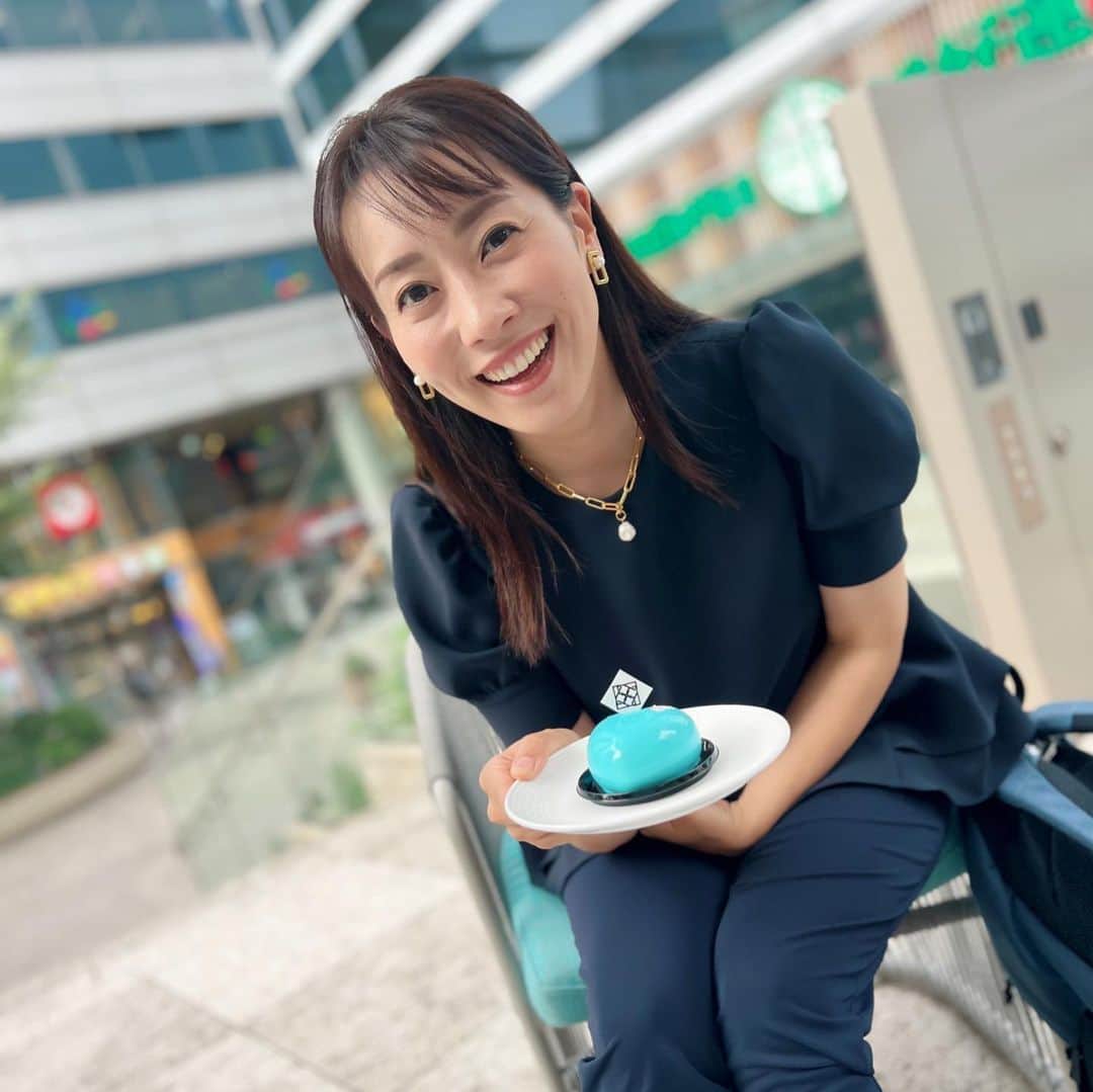 實石あづささんのインスタグラム写真 - (實石あづさInstagram)「. 急遽決まった再会😊 息子も参加できて 良き時間になりました🥺✨ 会える時に会いたい人に 時間を惜しまず会う！ これからも フットワーク軽くいこう😊 . それにしても映えるケーキだったな🧐 （味ももちろん 美味しかったです😋） . #theblue #日比谷カフェ  #cake #🍰 #🍰☕️  #cafe #tokyo #japan #夏休みの過ごし方  #夏休み2023  #わたしはママちゃん  #フリーアナウンサー  #スピーチトレーナー #キャリアコンサルタント #キャリコン #實石あづさ」7月18日 20時25分 - azusa_jitsuishi