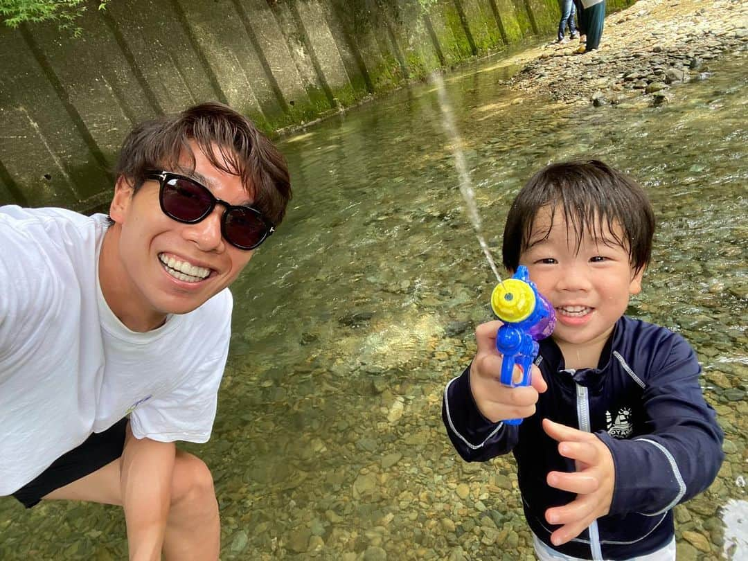 永石拓海のインスタグラム：「夏を感じに行ってきた🥵☀️  #猪野公園 #川遊び  #残り物弁当 #オフ満喫」