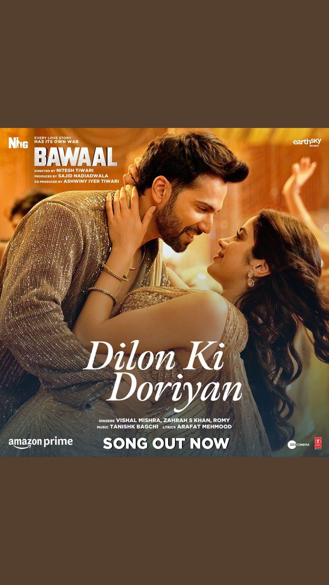 Varun Dhawanのインスタグラム：「It’s celebration time coz mili hai Ajju aur Nisha ke #DilonKiDoriyan! Song Out Now ♥️✨  Link in Bio  Produced by #SajidNadiadwala and Directed by @niteshtiwari22 #BawaalOnPrime, July 21 on @primevideoin  @varundvn @janhvikapoor @ashwinyiyertiwari @wardakhannadiadwala @nadiadwalagrandson @earthskynotes @pglens @mehrotranikhil @bawlekiduniya #BhushanKumar @tseries.official @vishalmishraofficial @zarakhan @mainhoonromy @tanishk_bagchi @arafatmehmoodofficial @boscomartis @caesar2373」