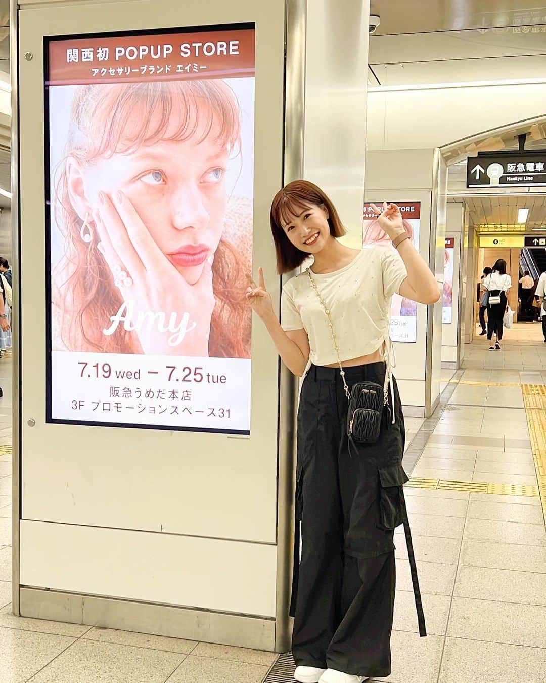 朝長美桜さんのインスタグラム写真 - (朝長美桜Instagram)「遂に、大阪🐙✨ いよいよ明日から、Amy POP UP STORE in 阪急うめだ本店3F スタートします☺️ うわわわわどきどき。  マネージャーさんと、迷子になりながら無事に搬入スタートしました🥹 可愛い店内作るぞ✊🏻🩷お楽しみに！  皆さんにお会いできること楽しみにしています！ 来て下さいますか？  そして！！！ 大阪地下鉄（Osaka Metro）のメインターミナルである御堂筋線梅田駅の人通りが多い北改札外と中改札外のコンコースで放映される、デジタルサイネージにAmyが、、、😏🩷 ぜひ探してみて下さい！」7月18日 20時51分 - miochan_0517