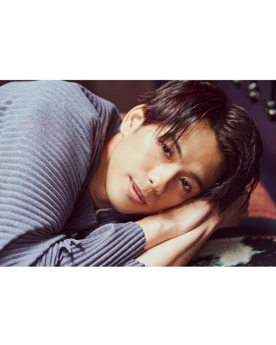 森崎ウィンのインスタグラム：「ぴあ連載「Aiming To Overseas」第102回公開！ 連載100回越えを記念して、「100の質問」に答えました^ ^  そして先日、バースデーファンMTG発表されました。 今年も好きな事やりたい事を企画してるので、楽しみにしててね〜〜  #森崎ウィン #MORISAKIWIN」