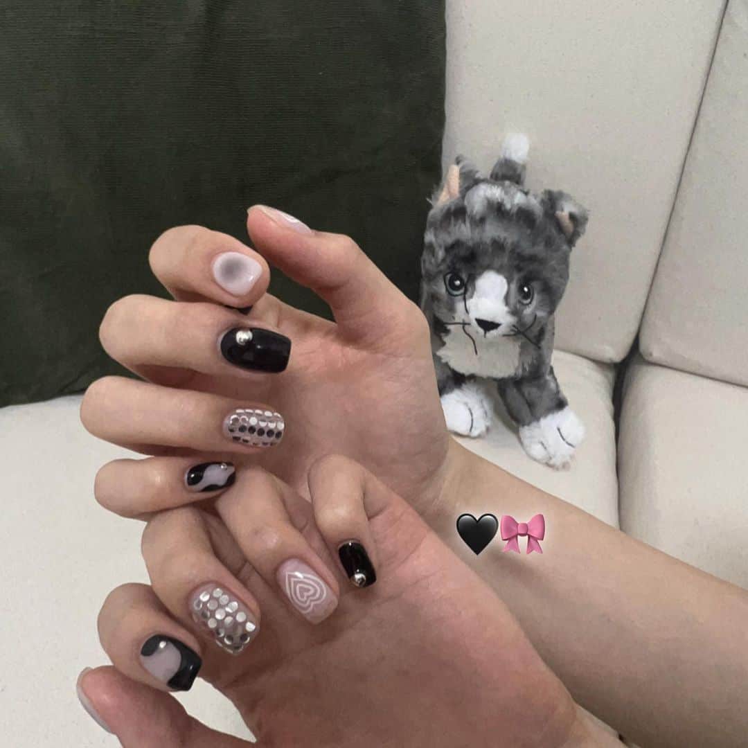 きりざきまいさんのインスタグラム写真 - (きりざきまいInstagram)「今回のネイルめっちゃお気にだった🎶 次はどんなのにしようかな〜」7月18日 21時05分 - imo_stagram10