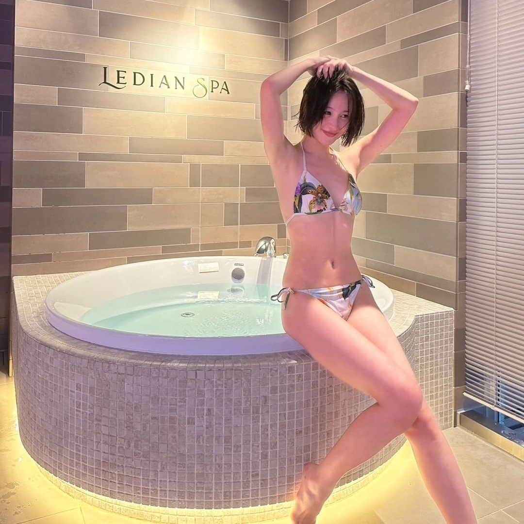 寒川綾奈のインスタグラム：「久しぶりに @ledianspa 行って、タッカンマリ大学に入学した日🧑‍🎓 やっぱり韓国料理とマッコリ最高だなぁ。 みんなは何料理が好き😌🙌？？  #レディアンスパ #Sauna #サウナ女子 #個室サウナ #タッカンマリ大学」