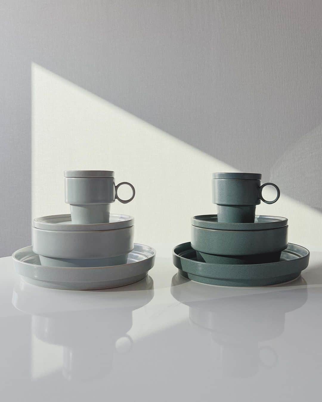 金光みり愛のインスタグラム：「. お引っ越し祝いでいただいた  @stackingtableware がお気に入りすぎて こればかり使ってるこの頃😍🥣 一式揃えたらこれだけで生活できるし 重ねて収納できるの優秀すぎる🙌🏻💗  カラバリも質感も可愛い〜🫶🏻！！ ぜひサイトで見てみてほしい💗  三つ目の動画はかぜとくんとわいわい開封した時の🎁 最後のかぜとくんのグッド👍🏻😂💕  Thank you @tsuguchii 💐  #milliahshome」