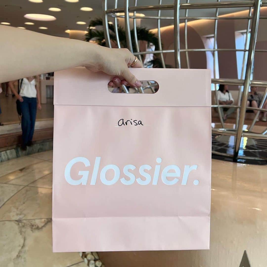 柊有紗さんのインスタグラム写真 - (柊有紗Instagram)「@glossier 🤍🛍️」7月18日 21時25分 - alilisa_h