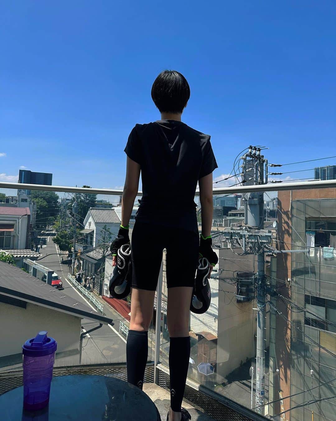 新井貴子のインスタグラム：「本日も良いお日柄で。  🌞」