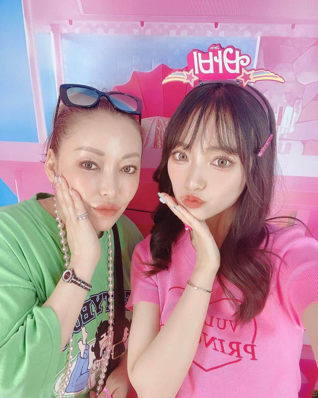 のインスタグラム：「✩‧₊˚  写真プリントアウトしてもらえるサービスが🫶💞 可愛いし旅の思い出になって嬉しかった💖💖💖  #한국 #한국여행 #韓国 #韓国旅行 #韓国グルメ #韓国ソウル #ソウル #ソウル旅行 #ソウルグルメ #ソウル旅 #バービー #barbie #royalmeltingclub #梨泰院 #梨泰院カフェ #이태원」