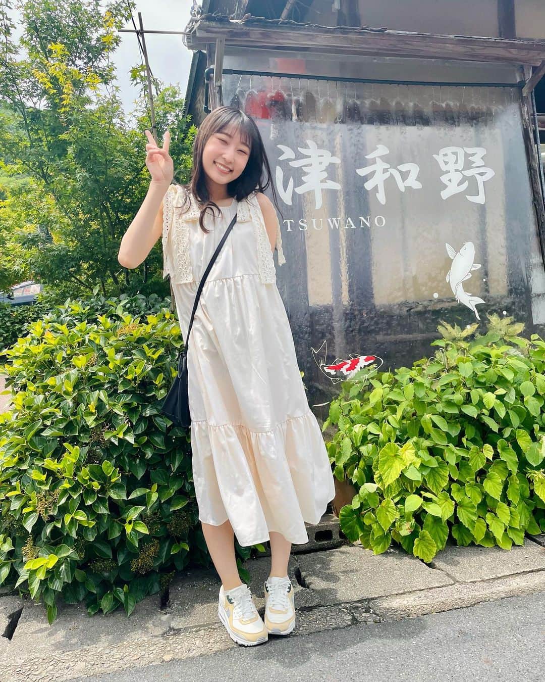 のインスタグラム：「🤍  津和野の写真ラストかな〜  山陰の小京都って言われている素敵な街でした😊    #juicejuice #段原瑠々 #島根 #津和野 #お母さんカメラ」