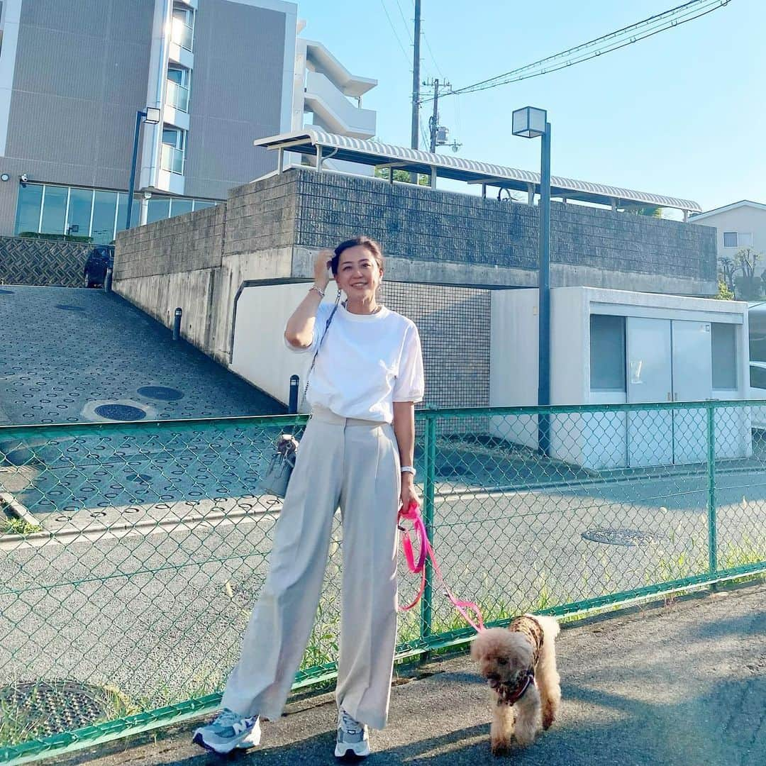 keikobun34さんのインスタグラム写真 - (keikobun34Instagram)「▶︎  @sync__official__ タックストレートパンツ　 greige  ラインが綺麗で足長効果バツグンの パンツ。 オールシーズン、 色んなシーンで使えるから、 めちゃくちゃ活躍しそう‼︎  この絶妙なカラーも気に入ってます♡  #タックストレートパンツ  #ストレートパンツ #大人コーデ #大人カジュアル #40代ファッション#40代コーデ  #50代ファッション #50代コーデ  #アラフィフモデル #womanover50 ##over50women  #over50#over50style #over50fashion  #womanover40 ##over40women  #over40#over40style #over40fashion」7月18日 21時36分 - keikobun34