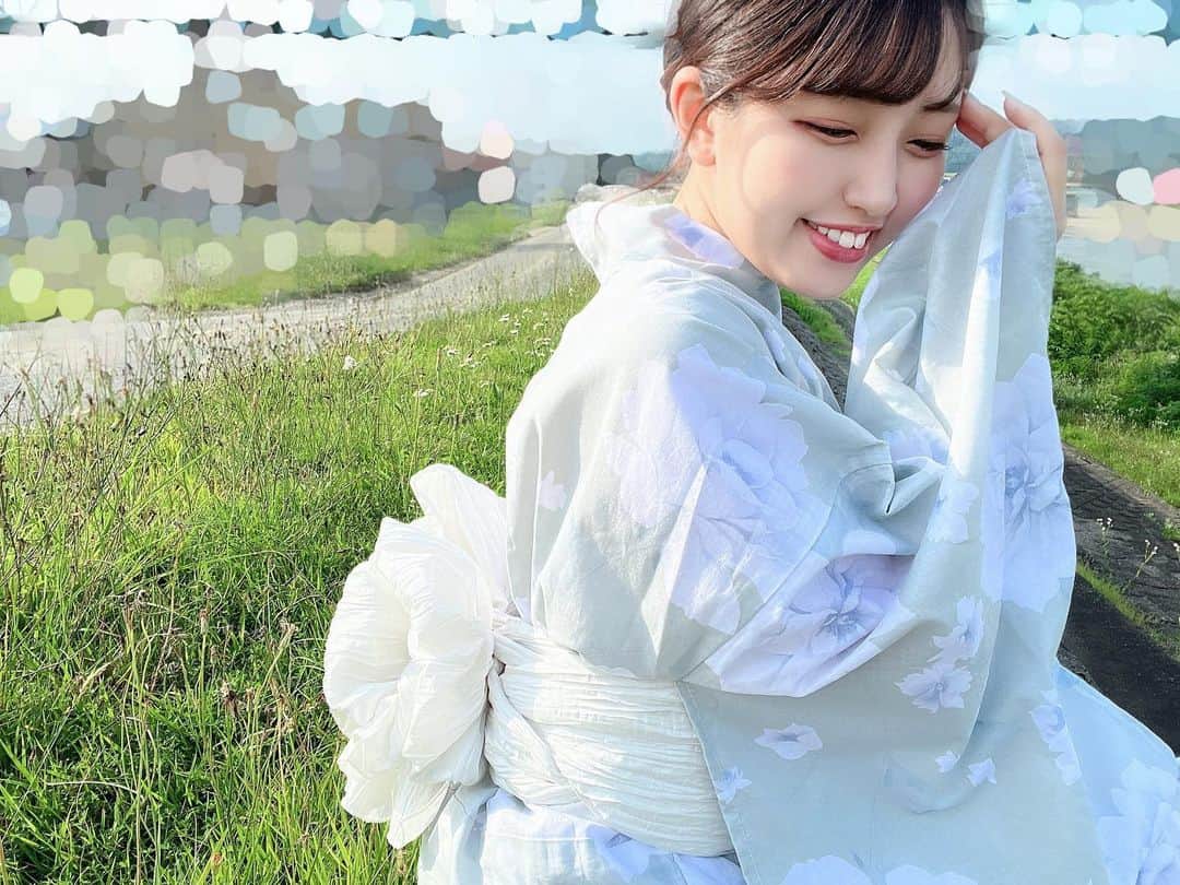 郷杏樹のインスタグラム：「. @andesir_official の浴衣👘 白の帯がかわいい🤍  みんなお祭りに行く予定ある？  #浴衣」