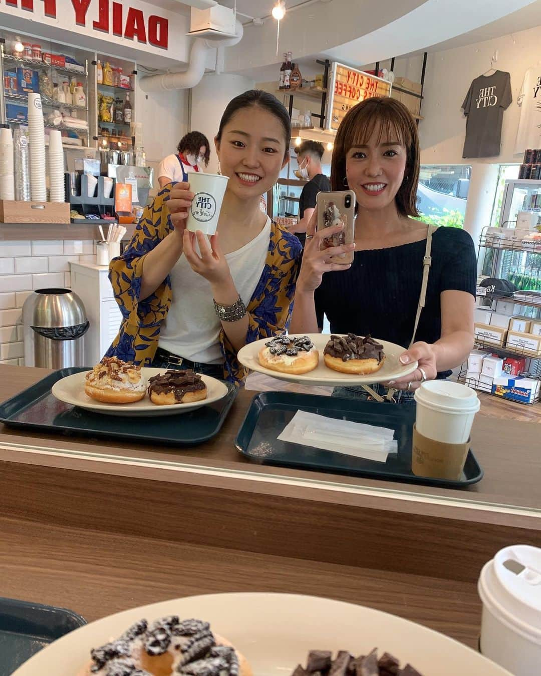 MariIryuさんのインスタグラム写真 - (MariIryuInstagram)「The City Donuts and Coffee 🍩🥓🇺🇸 正直今のところ人生で出会った中で一番好みドストライクのドーナツ🥹💛 神戸に行ったら必ずと言っていいほど立ち寄ってます🫣  📍兵庫県神戸市中央区山本通2-3-12 パレード北野 1F 🕔9:00-18:00 🚃	JR三ノ宮駅、阪急電鉄神戸三宮駅、神戸市営地下鉄三宮駅より徒歩8分  @thecitydonuts   #thecitydounutsandcaffee #ドーナツ #ドーナツ屋さん #ドーナツ好きな人と繋がりたい #ドーナッツ #北野 #神戸 #神戸カフェ #神戸スイーツ #三ノ宮カフェ #神戸モーニング #kobe #カフェ #カフェ巡り #神戸カフェ巡り #コーヒー」7月18日 21時51分 - marty2367