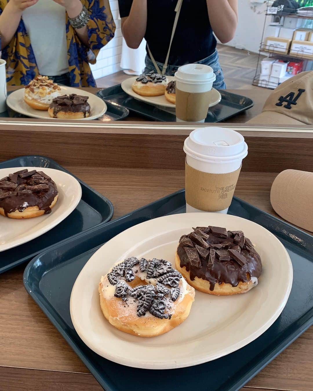 MariIryuさんのインスタグラム写真 - (MariIryuInstagram)「The City Donuts and Coffee 🍩🥓🇺🇸 正直今のところ人生で出会った中で一番好みドストライクのドーナツ🥹💛 神戸に行ったら必ずと言っていいほど立ち寄ってます🫣  📍兵庫県神戸市中央区山本通2-3-12 パレード北野 1F 🕔9:00-18:00 🚃	JR三ノ宮駅、阪急電鉄神戸三宮駅、神戸市営地下鉄三宮駅より徒歩8分  @thecitydonuts   #thecitydounutsandcaffee #ドーナツ #ドーナツ屋さん #ドーナツ好きな人と繋がりたい #ドーナッツ #北野 #神戸 #神戸カフェ #神戸スイーツ #三ノ宮カフェ #神戸モーニング #kobe #カフェ #カフェ巡り #神戸カフェ巡り #コーヒー」7月18日 21時51分 - marty2367