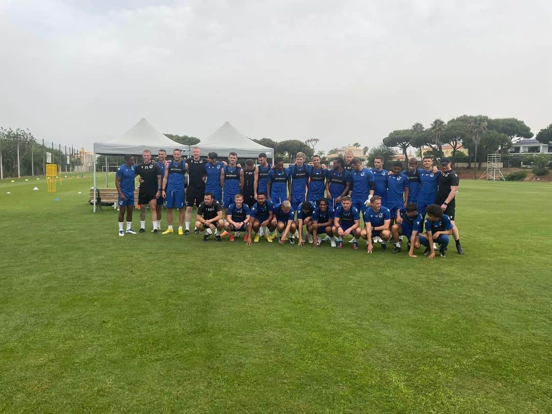 ジョーイ・バートンのインスタグラム：「Session 3 in the books. Some level of intention today. Standard of work out here, has been top class. #Kaizen #UTG 💪👍💙」