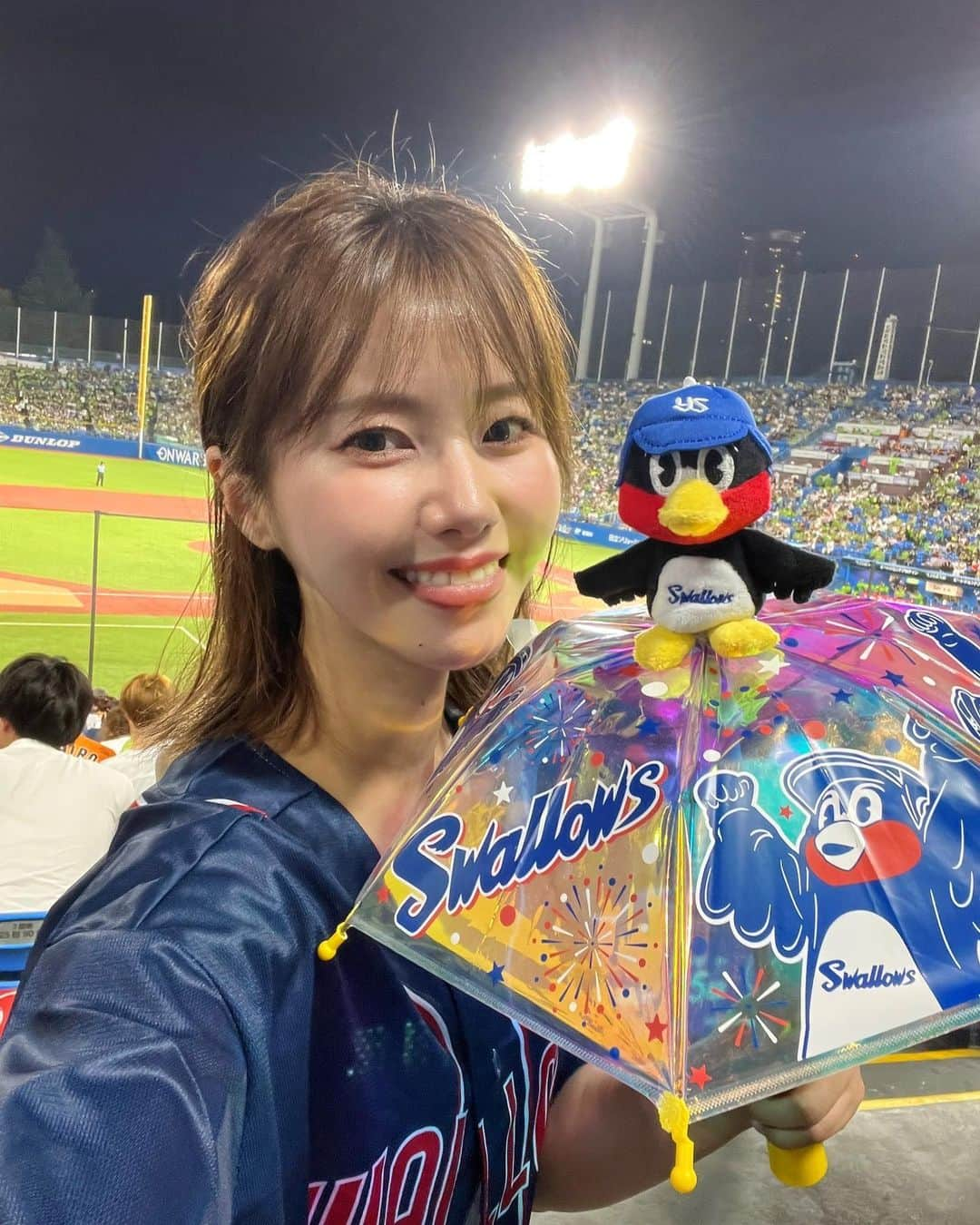 内藤理沙さんのインスタグラム写真 - (内藤理沙Instagram)「初めて野球観に行った⚾️ スポーツ観戦楽しい📣😻 いい試合でした❤️‍🔥  気まぐれロマンティック聴けなかったのだけ心残り🥹💚  #swallows #ヤクルトスワローズ」7月18日 22時02分 - risa_naito_official