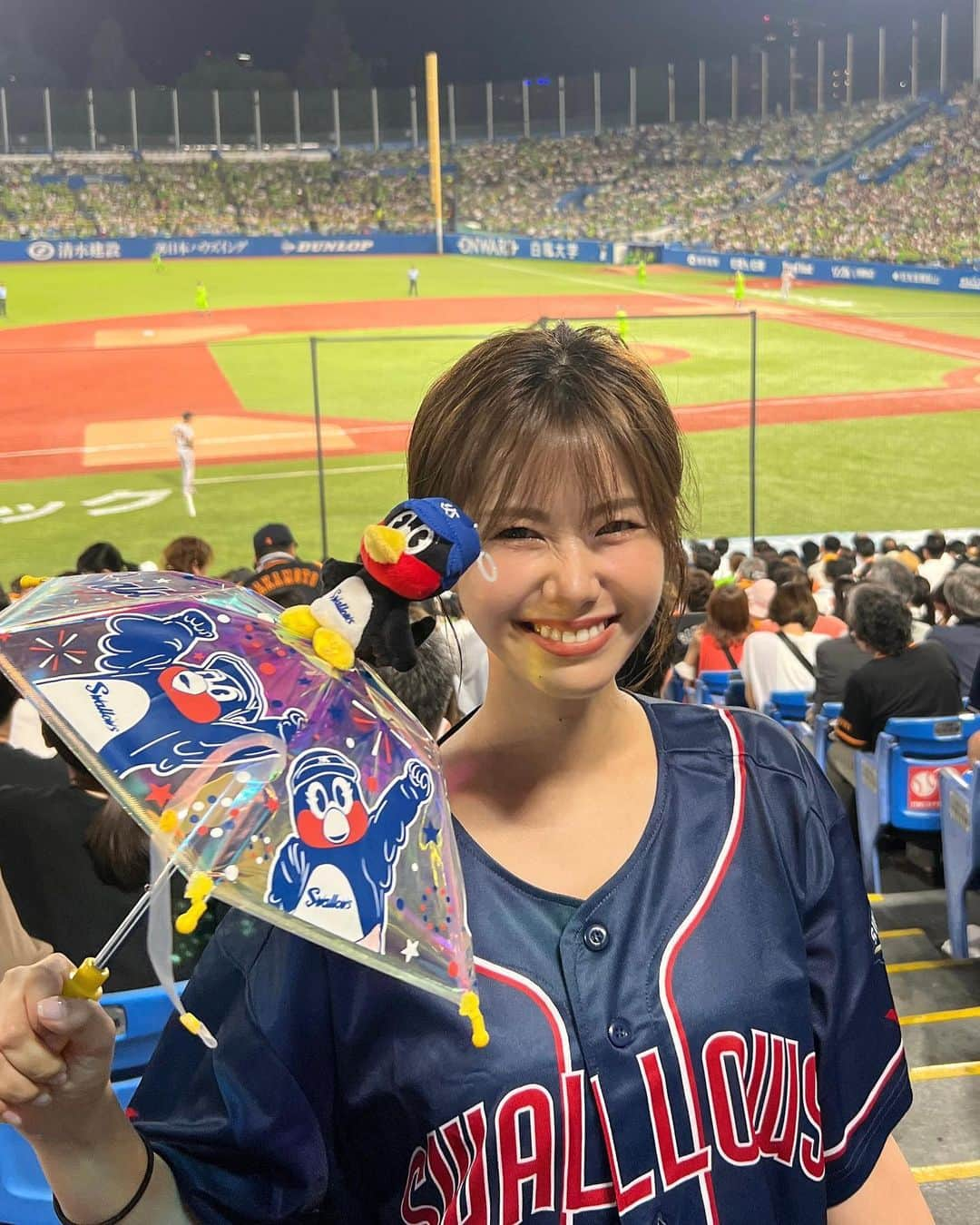 内藤理沙さんのインスタグラム写真 - (内藤理沙Instagram)「初めて野球観に行った⚾️ スポーツ観戦楽しい📣😻 いい試合でした❤️‍🔥  気まぐれロマンティック聴けなかったのだけ心残り🥹💚  #swallows #ヤクルトスワローズ」7月18日 22時02分 - risa_naito_official