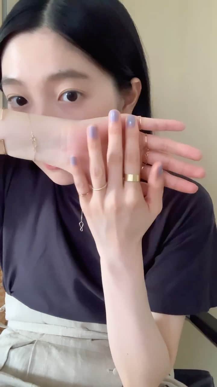 小谷実由のインスタグラム：「最新装備💍👑🎀🔱💎🔮 #omiyunoue  ネックレスとブレスレットはSize 1です🦢」