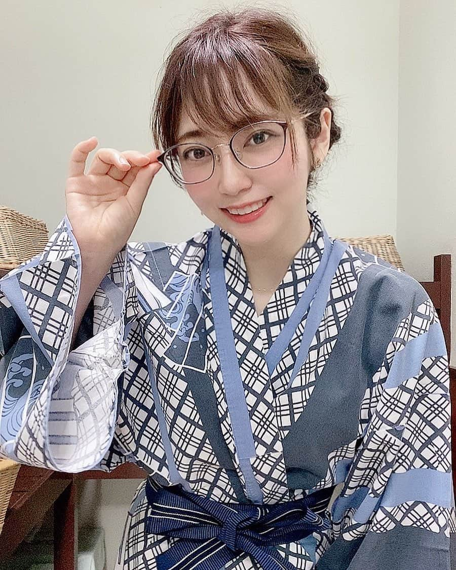 星乃まみさんのインスタグラム写真 - (星乃まみInstagram)「温泉の浴衣♨️✖︎メガネ👓 夏コミの新刊は 『メガネのお姉さんと温泉でぇと』だよ〜😍 ※自撮りのため反転してます！  #メガネの日 #メガネ女子 #メガネ好き  #コスプレ #cosplay #cosplay #角色扮演 #メイド　#温泉　#声優 #俳優　#黒髪ロング  #温泉旅館 #メガネ美人 #大人かわいい #大人女子」7月18日 22時42分 - c5a2t3