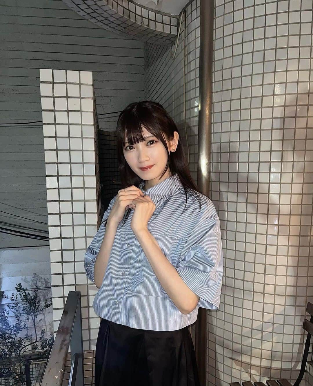 篠原葵のインスタグラム：「暑い日が続くね〜☀️夏っぽいかな🎐」
