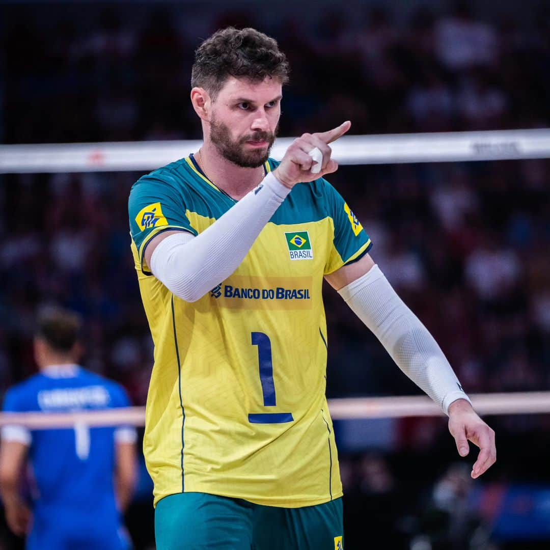 ブルーノ・レゼンデのインスタグラム：「-2 dias ⏳️ Foco, Força e Fé👊🙌🇧🇷 #vnlfinals」