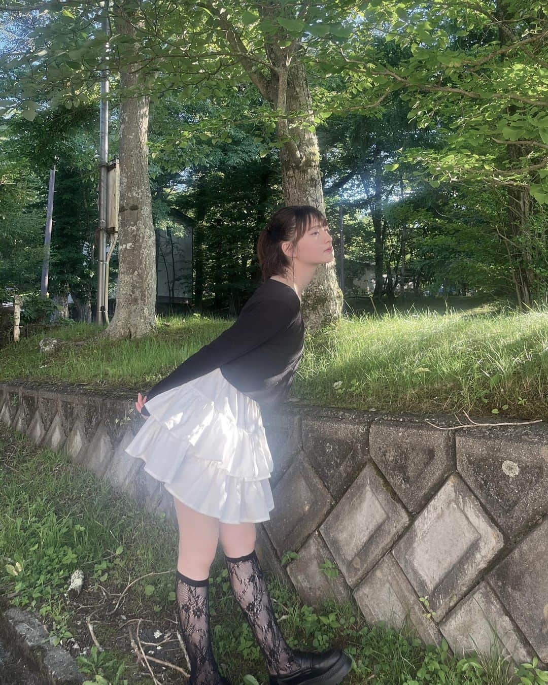 桜ひなのさんのインスタグラム写真 - (桜ひなのInstagram)「灰になりそう(暑くて) ⁡ ⁡ ⁡  #桜ひなの  #森  #photo  #forest  #cute」7月18日 22時39分 - hinano_sakura_official