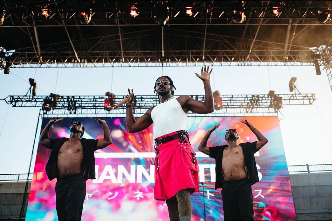 ローレン·ランドルフさんのインスタグラム写真 - (ローレン·ランドルフInstagram)「If you have the chance to see @channeltres live, do not sleep on that. One of my favorite performers - he and his dancers get better every time I see them. I think this was my seventh Tres show. 🔥 Can’t stop, won’t stop.   Photographed at the Golden States festival, curated by @tychomusic  July 15, 2023 Napa, CA」7月19日 8時21分 - laurenlemon